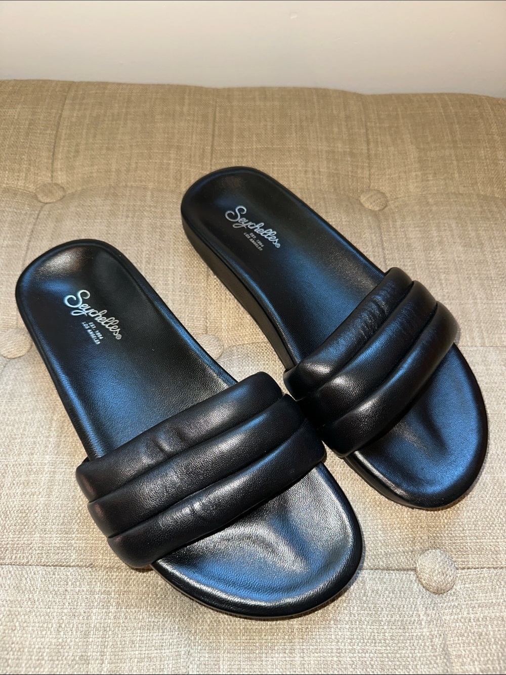 *NEW* Seychelles Black Leather Quilted Band Slide Sandals